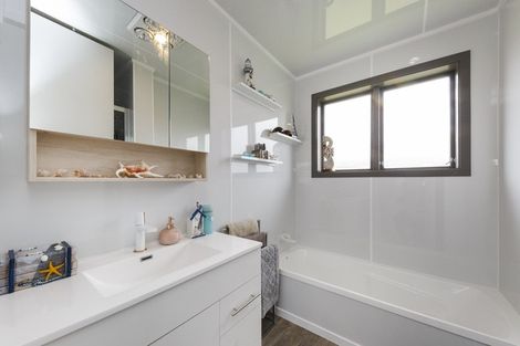 Photo of property in 19 Turakina Street, Westbrook, Palmerston North, 4412