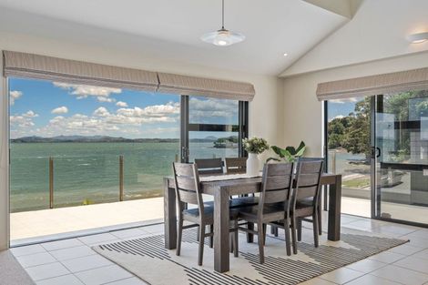 Photo of property in 42 Manganese Point Road, Tamaterau, Whangarei, 0174