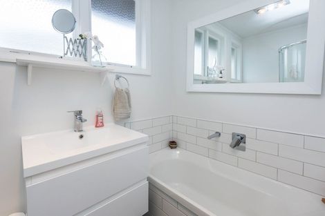 Photo of property in 30a Exchange Street, Ebdentown, Upper Hutt, 5018