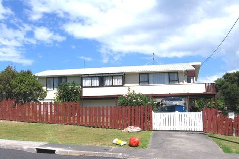 Photo of property in 2 Alexander Avenue, Torbay, Auckland, 0630