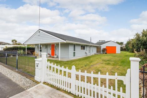 Photo of property in 36 Signal Street, Foxton Beach, Foxton, 4815