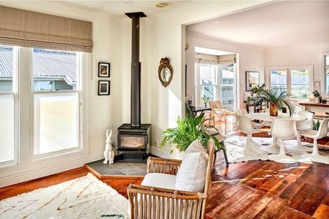 Photo of property in 45 Pukatea Street, Eastbourne, Lower Hutt, 5013