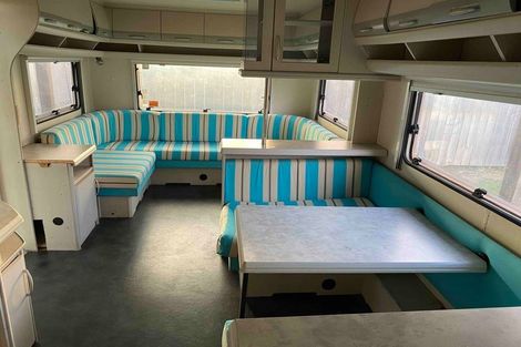 Photo of property in 1218 Great South Road, Runciman, Drury, 2578