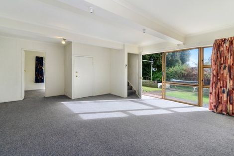 Photo of property in 27 Rewarewa Street, Owhata, Rotorua, 3010