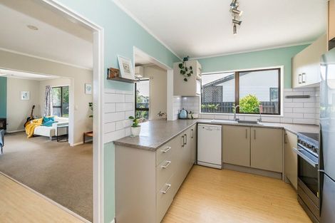 Photo of property in 23 Linwood Drive, Paraparaumu, 5032