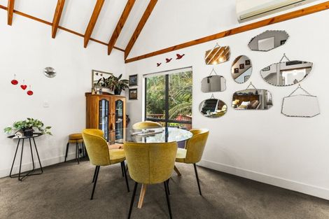 Photo of property in 82 Tauroa Road, Havelock North, 4130