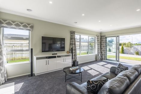 Photo of property in 16 Petrel Close, Paraparaumu Beach, Paraparaumu, 5032