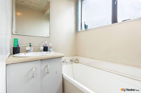 Photo of property in 2/10 Ebenezer Way, Clendon Park, Auckland, 2103