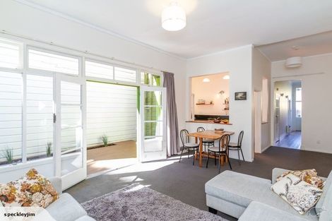 Photo of property in 10 Russell Terrace, Newtown, Wellington, 6021