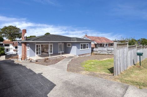 Photo of property in 28 Howe Street, Howick, Auckland, 2014