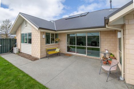 Photo of property in 55 Oakwood Drive, Rangiora, 7400