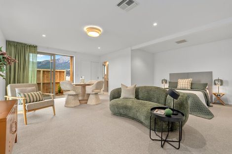 Photo of property in 33 Tomtit Crescent, Lake Hawea, 9382