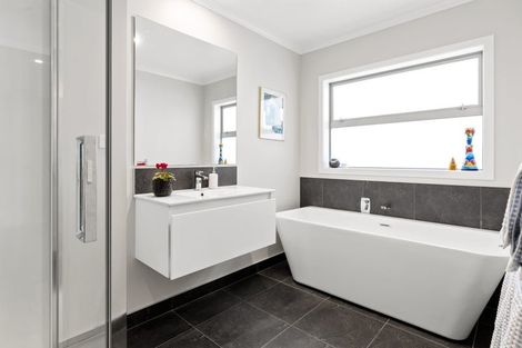 Photo of property in 19 Piata Street, Papamoa Beach, Papamoa, 3118