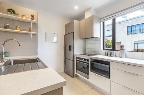 Photo of property in 10b Titoki Street, Te Atatu Peninsula, Auckland, 0610