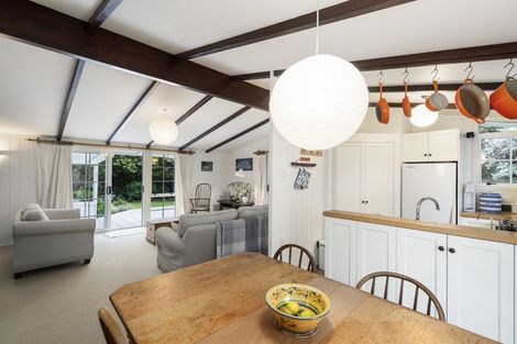 Photo of property in 5 Prudence Place, Oakura, 4314