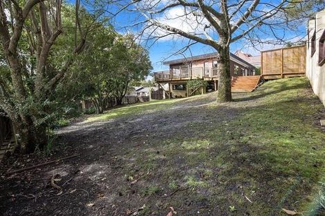Photo of property in 1 Lynngate Place, Hillcrest, Auckland, 0627