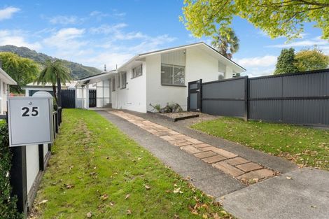 Photo of property in 25 Montana Road, Totara Park, Upper Hutt, 5018