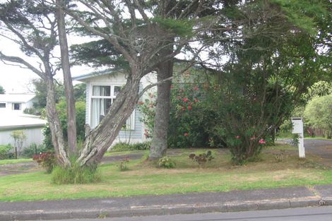 Photo of property in 2/43 Roberts Road, Glenfield, Auckland, 0629