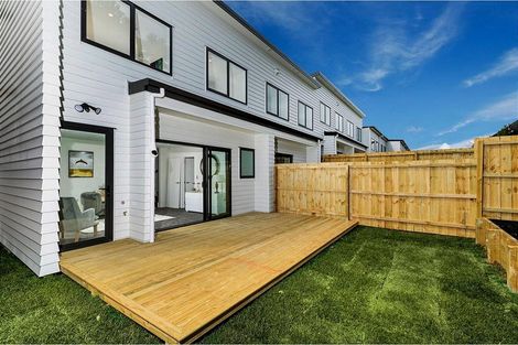 Photo of property in 17 Korokio Lane, Henderson, Auckland, 0612