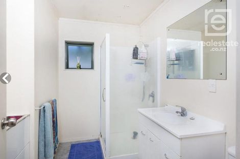 Photo of property in 4 Ingleby Place, Kelston, Auckland, 0602