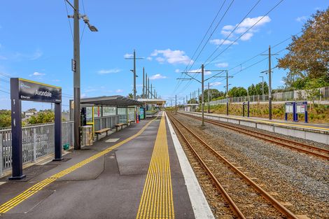 Photo of property in 5d Geddes Terrace, Avondale, Auckland, 1026