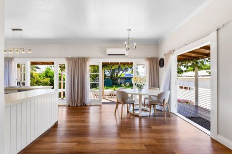 Photo of property in 3 Moeller Street, Taradale, Napier, 4112