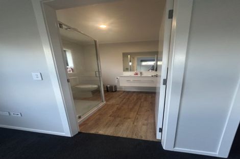 Photo of property in 15a Barton Grove, Naenae, Lower Hutt, 5011