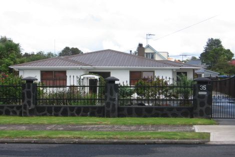 Photo of property in 35 York Road, Papatoetoe, Auckland, 2104