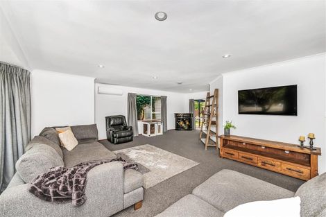 Photo of property in 10 Beauford Place, Parklands, Christchurch, 8083