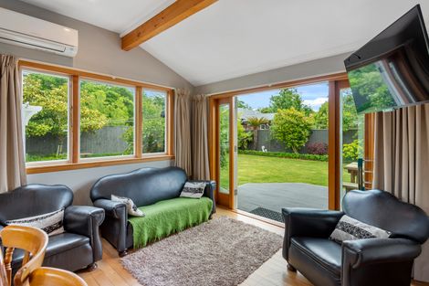 Photo of property in 4 Valley Road, Cashmere, Christchurch, 8022