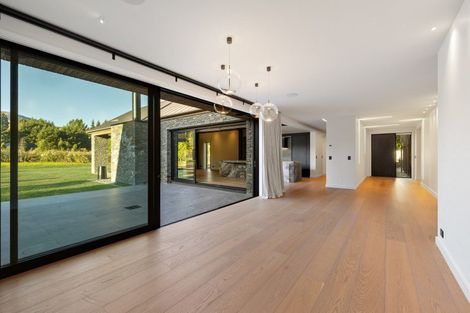 Photo of property in 33 Central Park Avenue, Lake Hayes, Queenstown, 9371