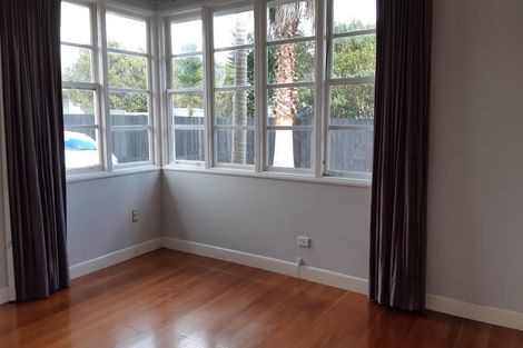 Photo of property in 82a Mcrobbie Road, Kingseat, Papakura, 2580