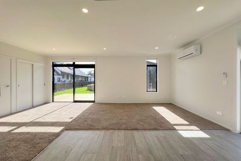 Photo of property in 38 Mcleod Road, Weymouth, Auckland, 2103