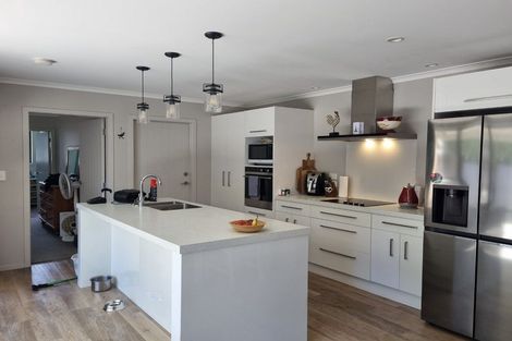 Photo of property in 5 Angus Place, Carterton, 5713