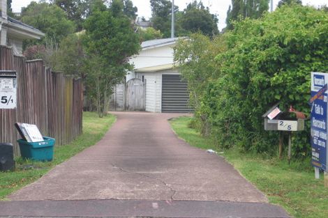 Photo of property in 1/5 Chartwell Avenue, Glenfield, Auckland, 0629