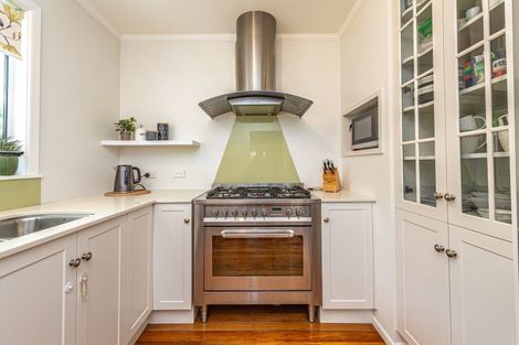 Photo of property in 43 Parkes Avenue, Saint Johns Hill, Whanganui, 4501