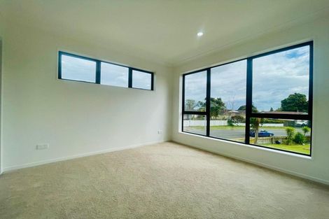 Photo of property in 8a Neems Place, Manurewa, Auckland, 2102