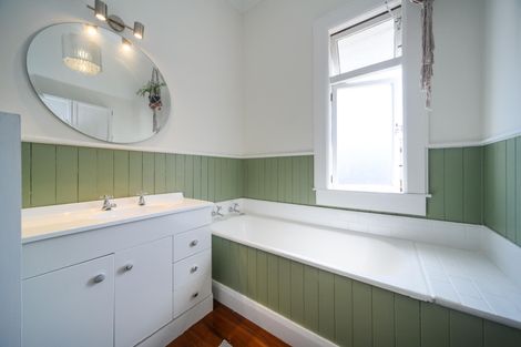 Photo of property in 41 Shamrock Street, Takaro, Palmerston North, 4412