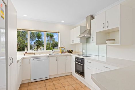 Photo of property in 106 Lakeside Drive, Orewa, 0931