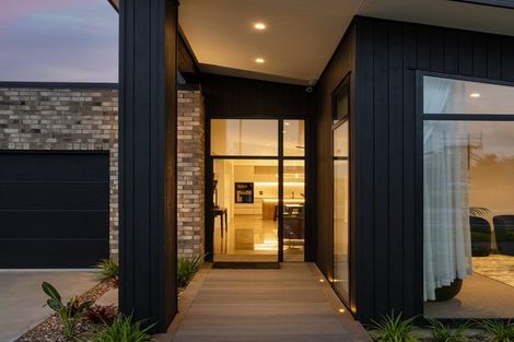 Photo of property in 88 Metoriti Crescent, Karaka, 2124