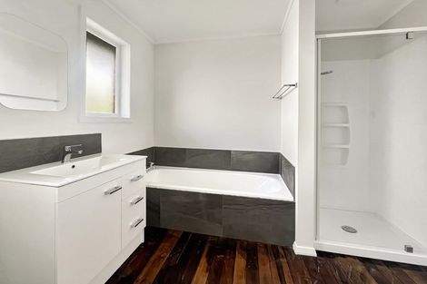 Photo of property in 10 Somerset Crescent, Highbury, Palmerston North, 4412