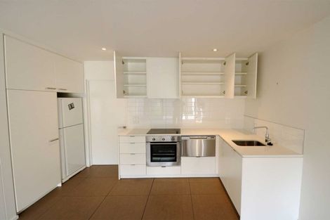 Photo of property in 9/20 North Avon Road, Richmond, Christchurch, 8013