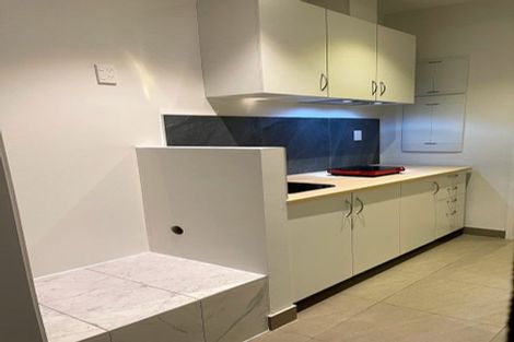 Photo of property in 8 September Place, Forrest Hill, Auckland, 0620