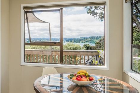 Photo of property in 2/35 Dakota Avenue, Beach Haven, Auckland, 0626