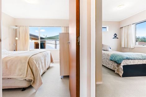 Photo of property in 28 Faith Bullock Place, New Lynn, Auckland, 0600