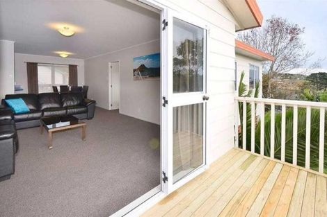 Photo of property in 64 Barbados Drive, Unsworth Heights, Auckland, 0632