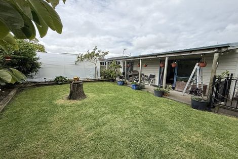 Photo of property in 2 Parma Place, Henderson, Auckland, 0612