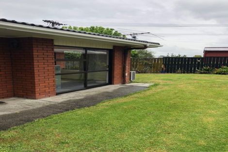 Photo of property in 2/35 Buscomb Avenue, Henderson, Auckland, 0610