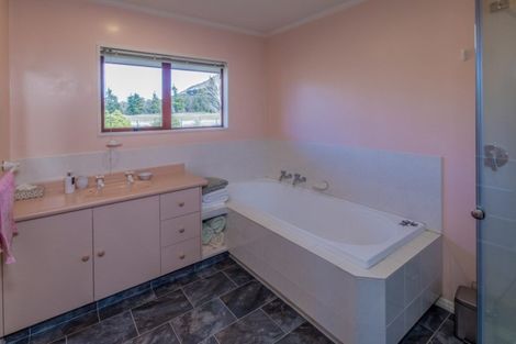 Photo of property in 18 Orchard Road, Wanaka, 9382