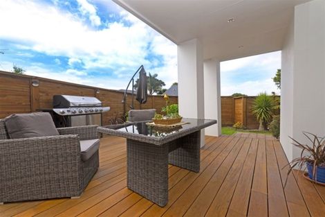 Photo of property in 108b Mcleod Road, Te Atatu South, Auckland, 0610